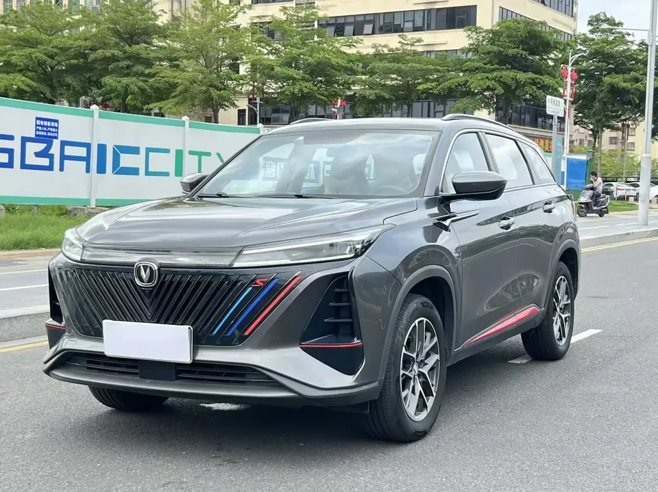 Changan CS75PLUS Changan CS75 PLUS 2022 Second generation 1.5T automatic premium model 2023 — photo 1, buy with delivery to Moscow