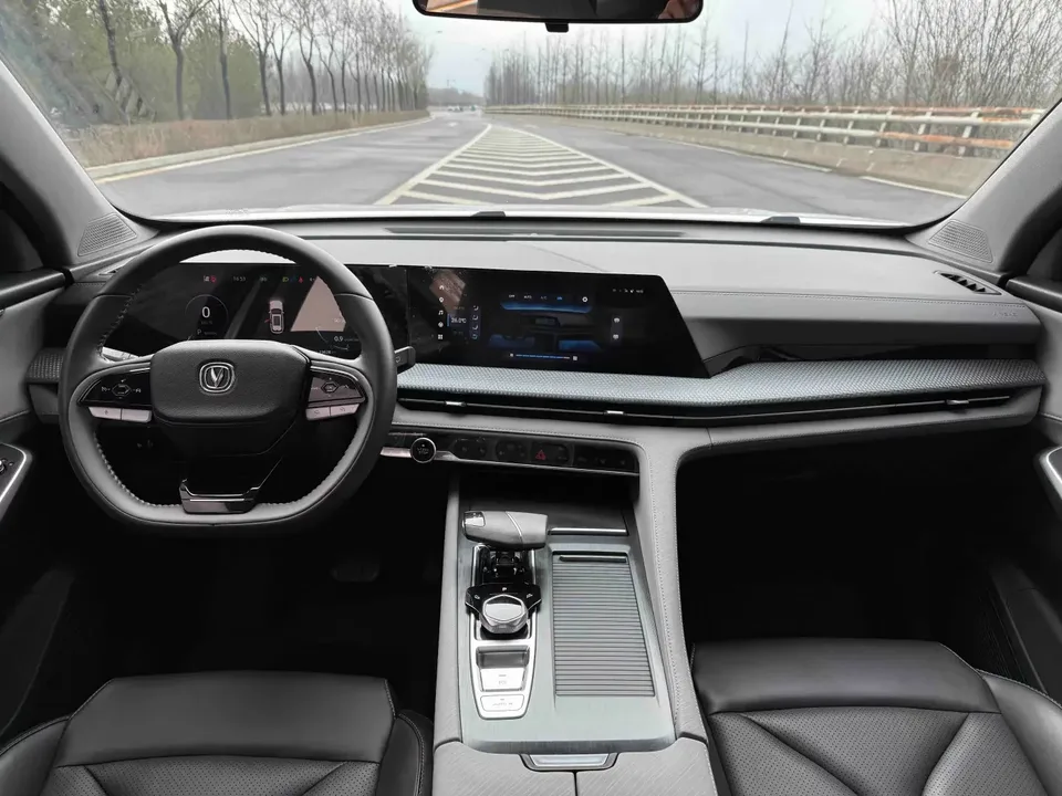 Changan CS75PLUS Changan CS75 PLUS 2022 Second generation 1.5T automatic luxury model 2022 — thumbnail 3