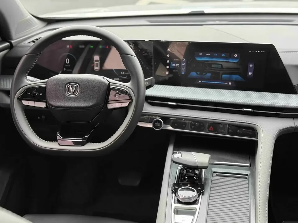 Changan CS75PLUS Changan CS75 PLUS 2022 Second generation 1.5T automatic luxury model 2022 — thumbnail 4