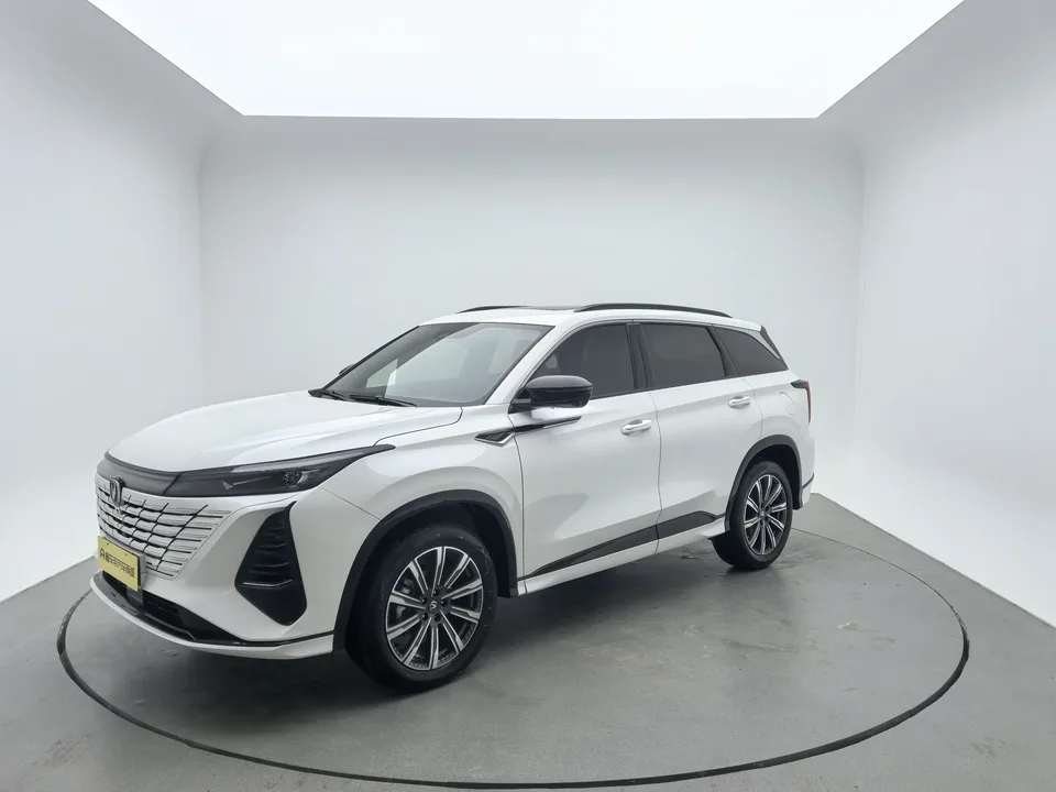 Changan CS75PLUS Changan CS75 PLUS 2024 The third generation champion version 1.5T automatic intelligent driving strong navigation 2025 — photo 1, buy with delivery to Moscow