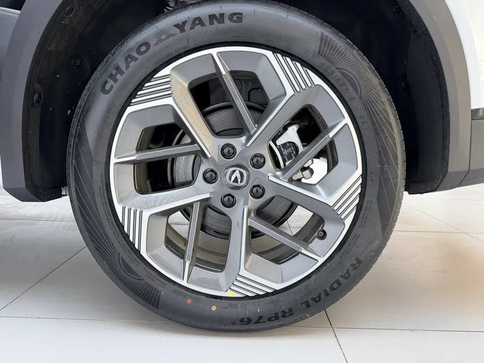 Changan CS75PLUS Changan CS75 PLUS 2025 Fourth Generation 1.5T New Blue Whale Smart Excellence Edition 2026 — миниатюра 3