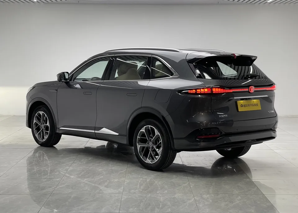 Changan CS75PLUS Changan CS75 PLUS 2025 The fourth generation 1.5T new Blue Whale smart flagship model 2025 — thumbnail 2
