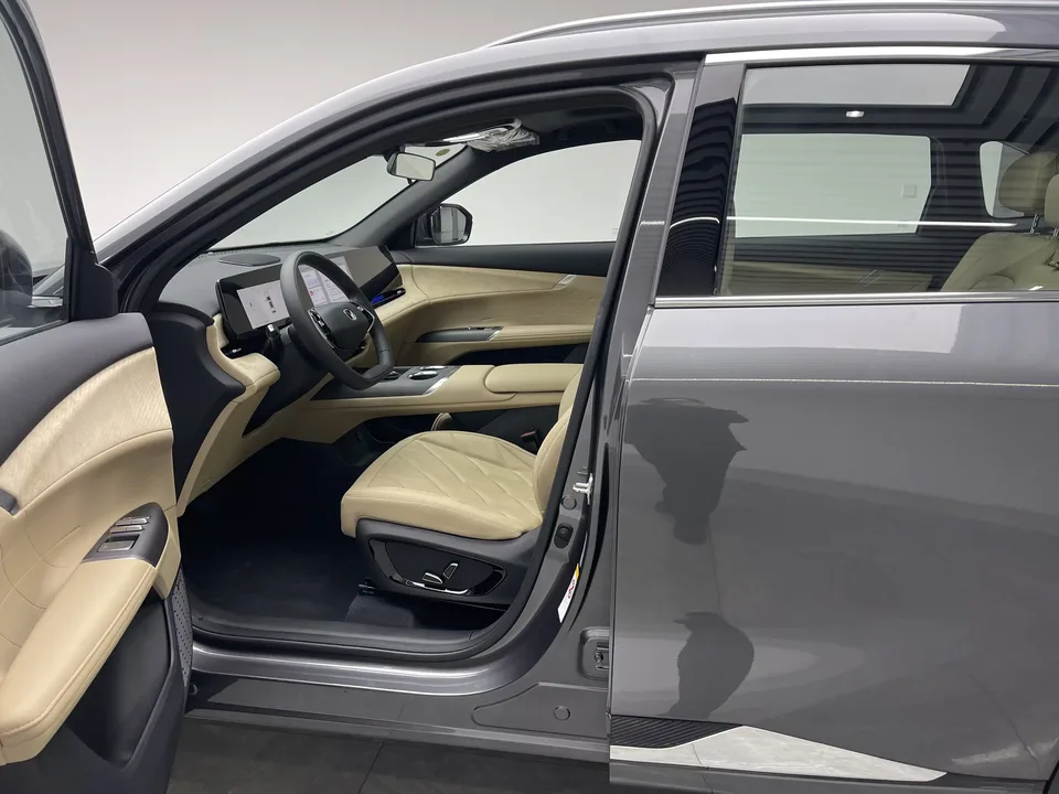 Changan CS75PLUS Changan CS75 PLUS 2025 The fourth generation 1.5T new Blue Whale smart flagship model 2025 — thumbnail 5
