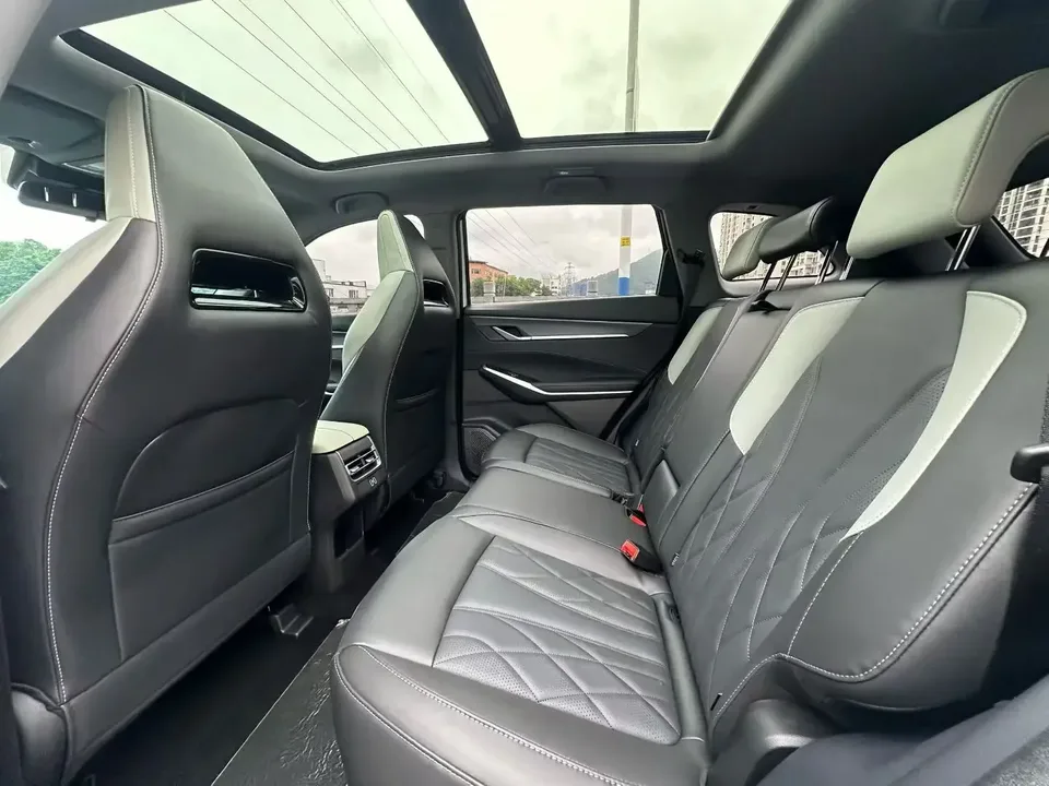 Changan CS75PLUS Changan CS75 PLUS 2024 The third generation champion version 1.5T automatic intelligent driving strong navigation 2024 — thumbnail 3