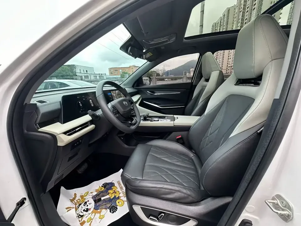Changan CS75PLUS Changan CS75 PLUS 2024 The third generation champion version 1.5T automatic intelligent driving strong navigation 2024 — thumbnail 5