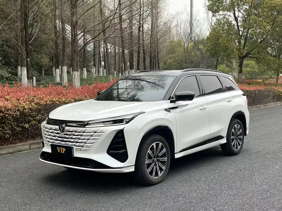 Changan CS75PLUS Changan CS75 PLUS 2024 The third generation champion version 1.5T automatic intelligent driving strong navigation 2025 — photo 1, buy with delivery to Moscow