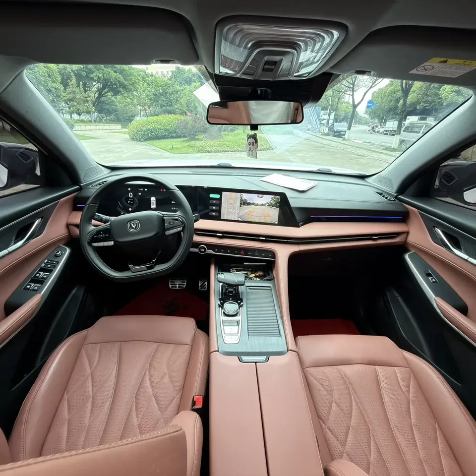 Changan CS75PLUS Changan CS75 PLUS 2024 The third generation champion version 1.5T automatic intelligent driving strong navigation 2024 — thumbnail 4