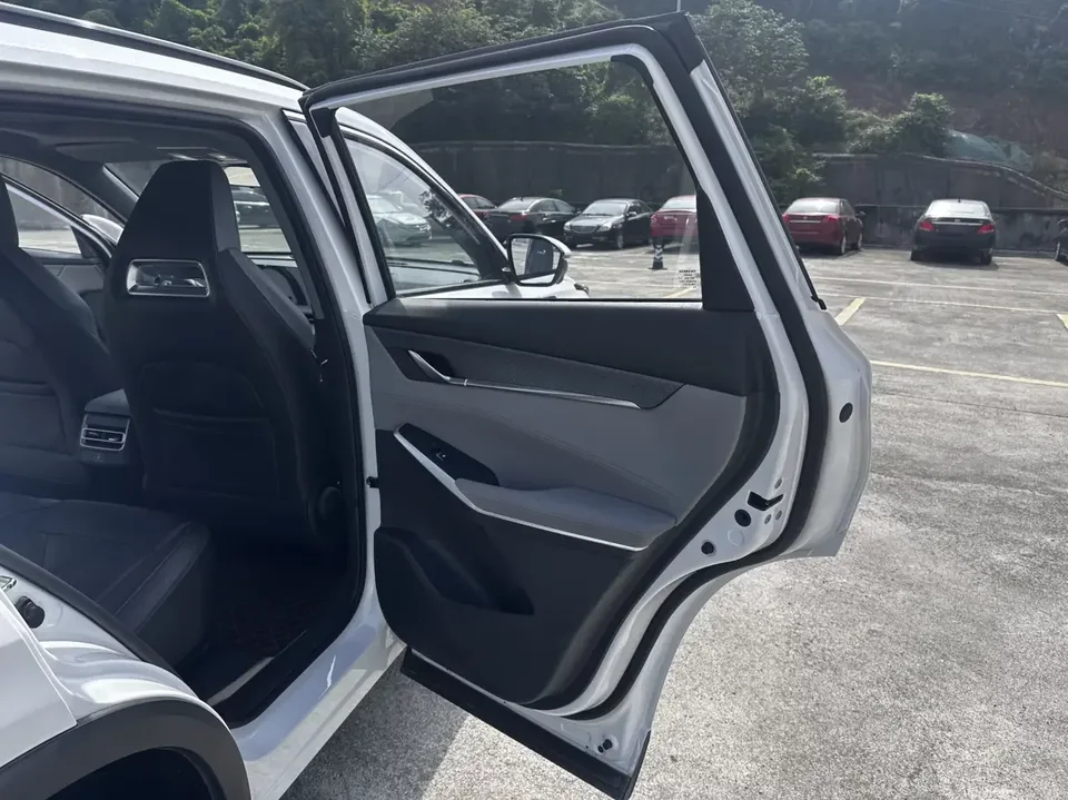 Changan CS75PLUS Changan CS75 PLUS 2022 Second generation 1.5T automatic luxury model 2023 — миниатюра 5