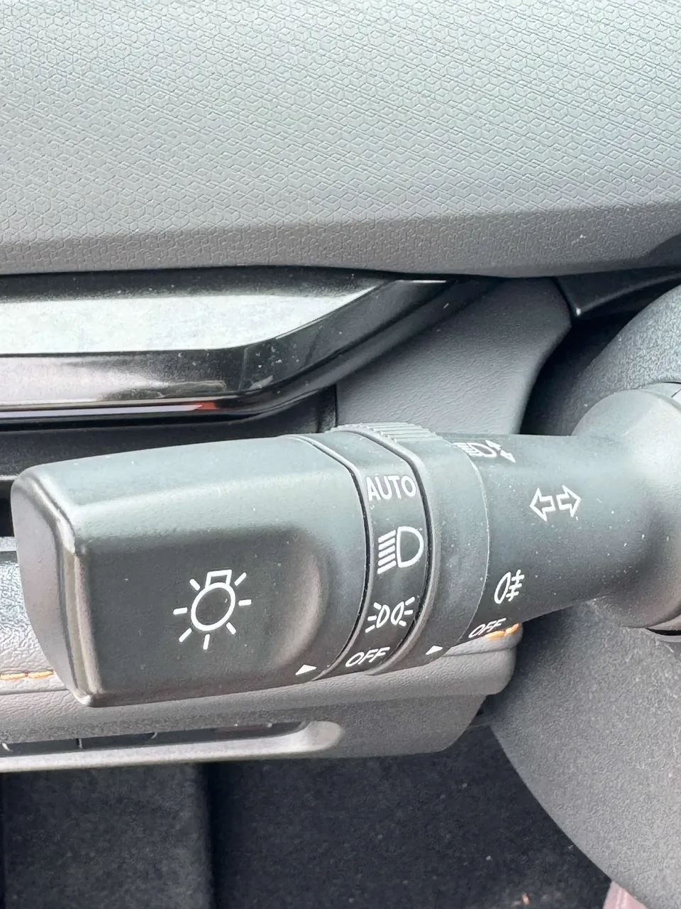 Changan UNI-V Changan UNI-V 2023 1.5T Premium 2023 — thumbnail 5