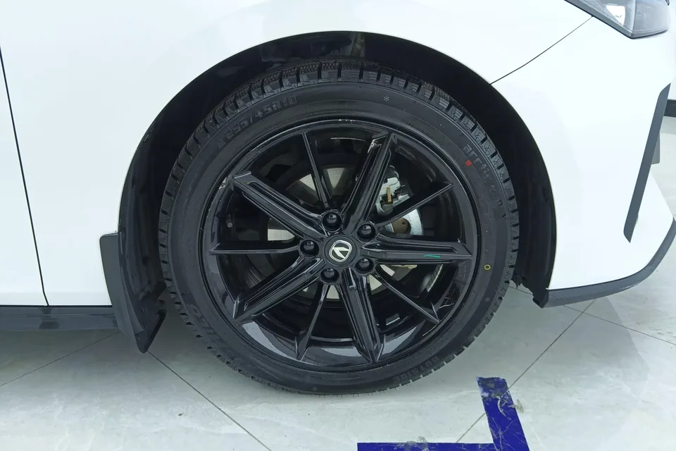 Changan UNI-V Changan UNI-V 2023 1.5T Premium 2024 — thumbnail 3