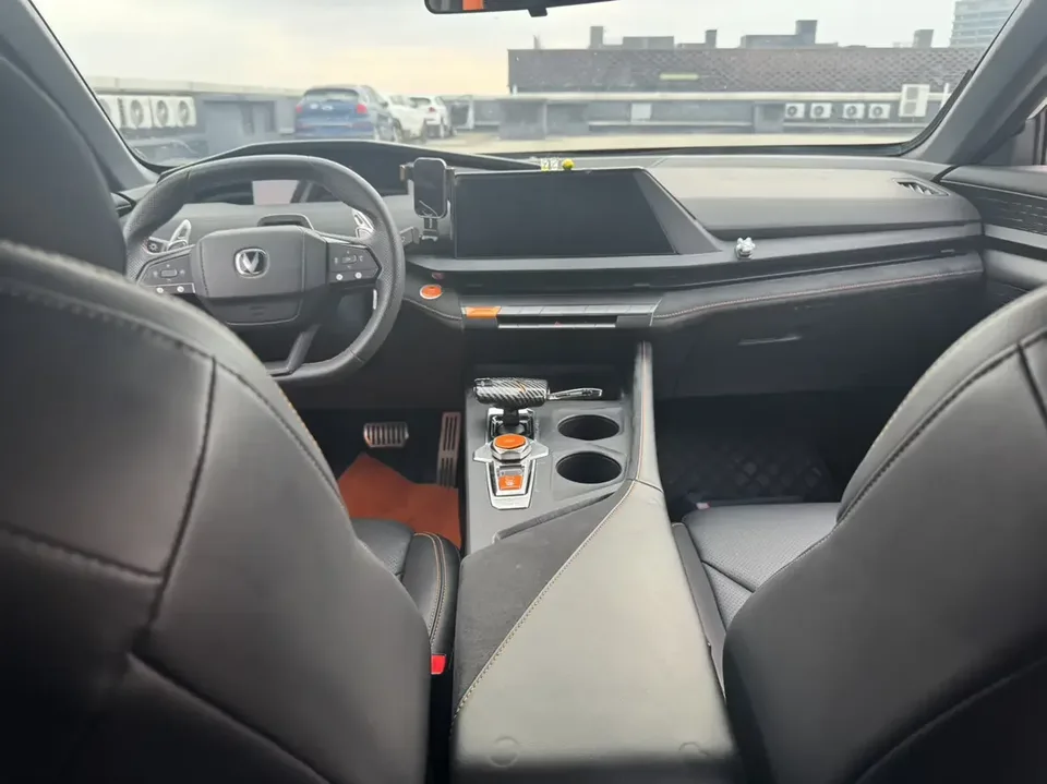 Changan UNI-V Changan UNI-V 2022 1.5T Sports Edition 2023 — миниатюра 3
