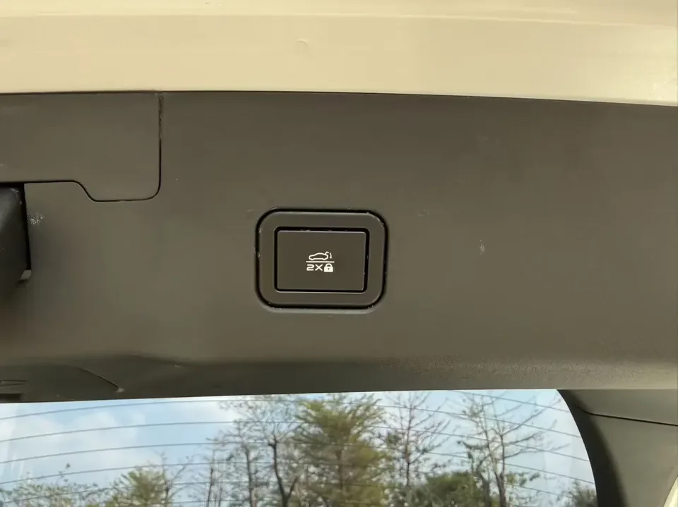 Changan UNI-V Changan UNI-V 2024 1.5T Smart Pilot 2024 — thumbnail 3