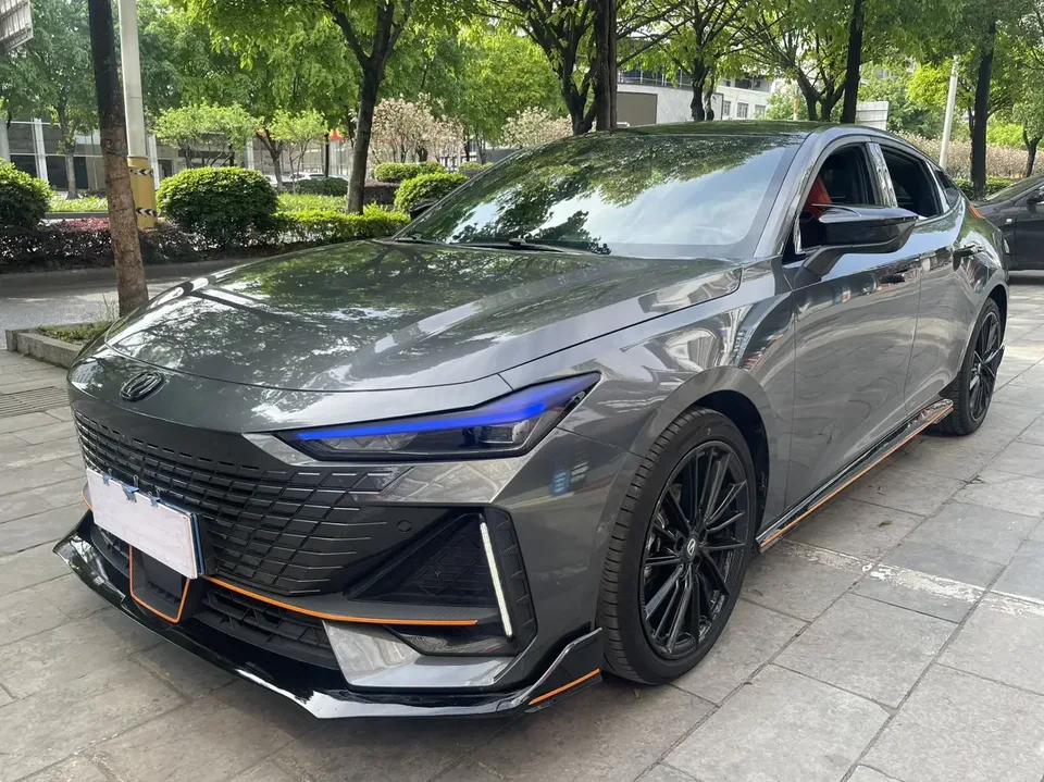 Changan UNI-V Changan UNI-V 2023 1.5T Sports Edition 2023 — photo 1, buy with delivery to Moscow