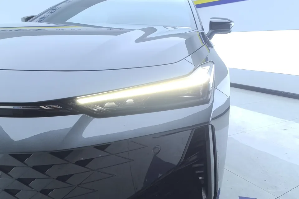 Changan UNI-V Changan UNI-V 2024 1.5T Premium 2024 — thumbnail 3