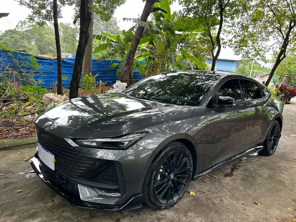 Changan UNI-V Changan UNI-V 2023 1.5T Sports Edition 2023 — photo 1, buy with delivery to Moscow