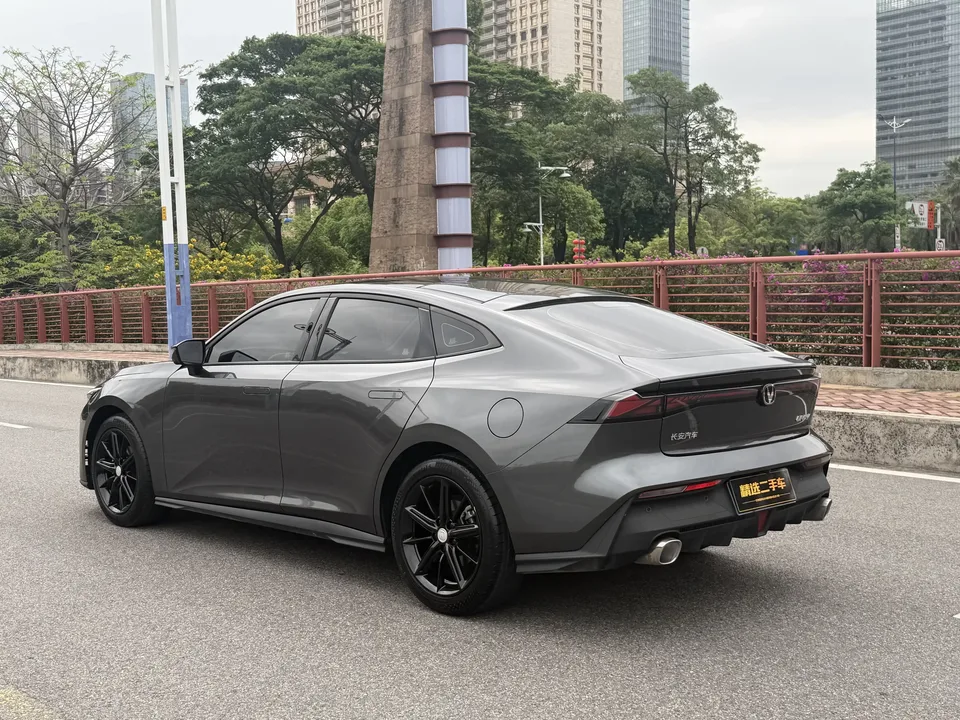 Changan UNI-V Changan UNI-V 2022 1.5T Premium 2023 — thumbnail 2