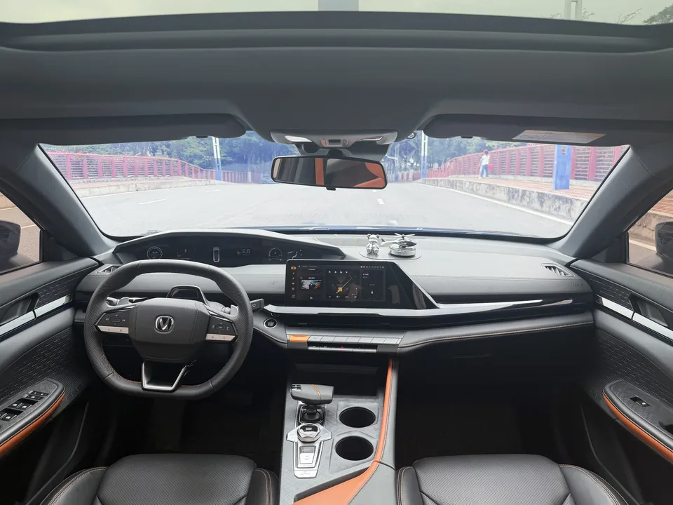 Changan UNI-V Changan UNI-V 2022 1.5T Premium 2023 — thumbnail 5