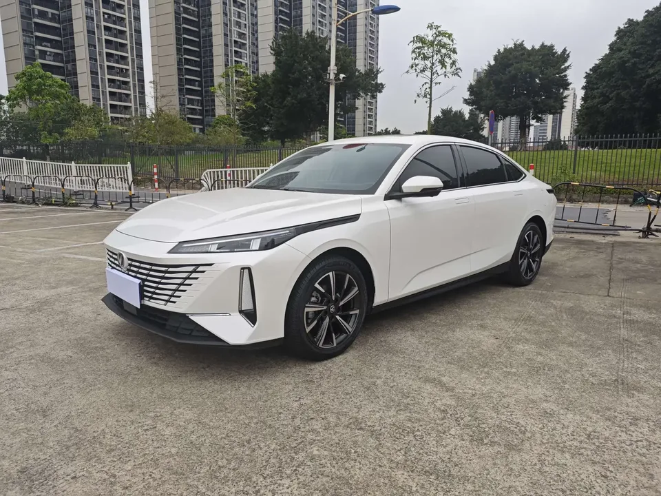 Changan Escape Escape 2024 1.5T DCT flagship model 2024 — photo 1, buy with delivery to Moscow