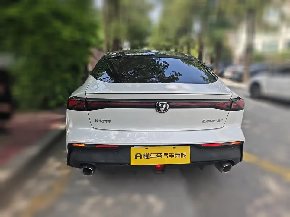 Changan UNI-V Changan UNI-V 2023 1.5T Premium 2023 — thumbnail 2