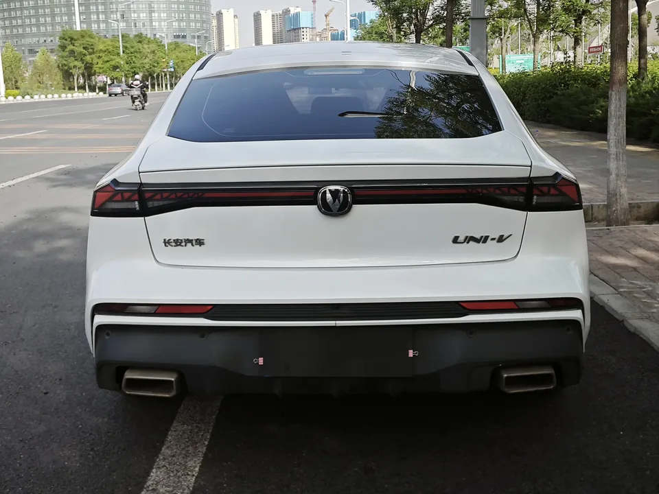 Changan UNI-V Changan UNI-V 2024 1.5T Premium 2024 — thumbnail 2