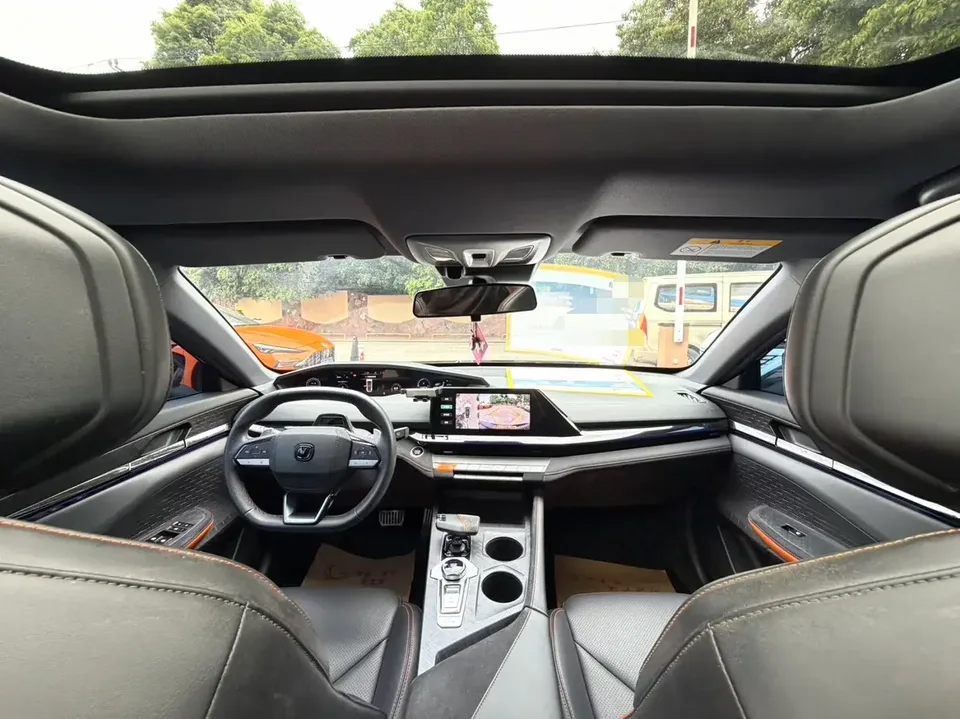 Changan UNI-V Changan UNI-V 2022 1.5T Sports Edition 2022 — миниатюра 3