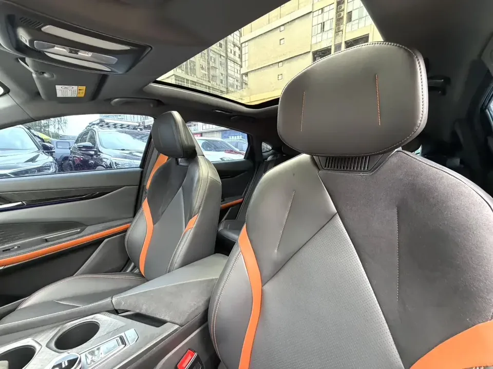 Changan UNI-V Changan UNI-V 2022 1.5T Sports Edition 2022 — миниатюра 4