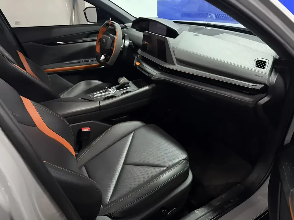 Changan UNI-V Changan UNI-V 2022 1.5T Premium 2022 — thumbnail 3