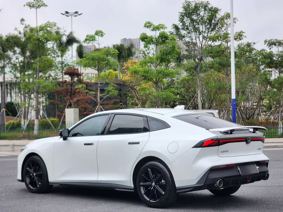 Changan UNI-V Changan UNI-V 2023 1.5T Premium 2024 — thumbnail 2