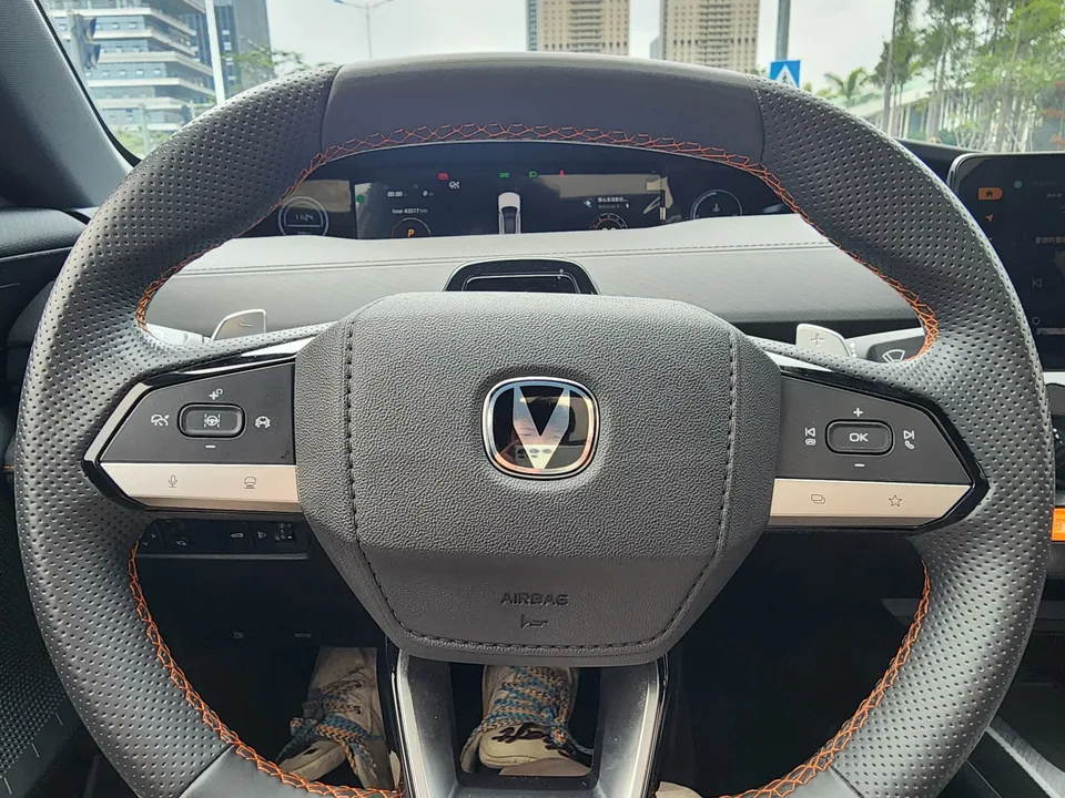 Changan UNI-V Changan UNI-V 2023 1.5T Premium 2024 — thumbnail 5