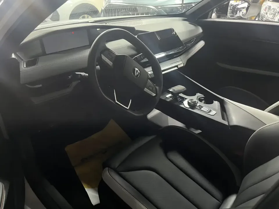Changan UNI-V Changan UNI-V 2023 1.5T Premium 2023 — миниатюра 3