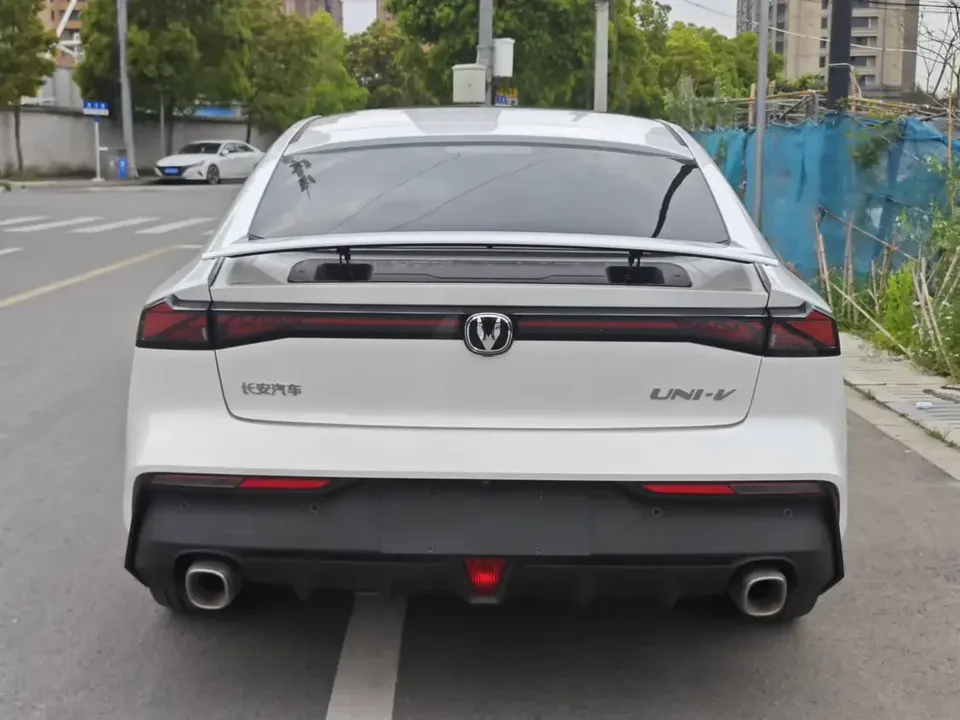 Changan UNI-V Changan UNI-V 2023 1.5T Premium 2023 — thumbnail 2