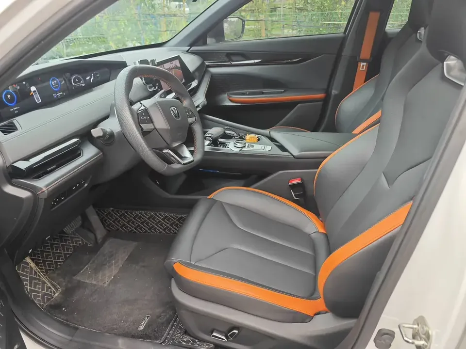 Changan UNI-V Changan UNI-V 2023 1.5T Premium 2023 — thumbnail 4