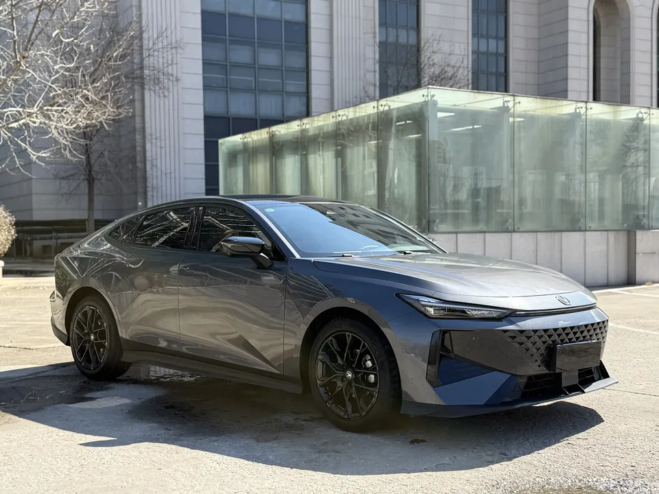 Changan UNI-V Changan UNI-V 2024 1.5T Premium 2024 — thumbnail 3