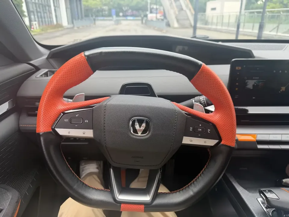 Changan UNI-V Changan UNI-V 2023 1.5T Sports Edition 2022 — thumbnail 3