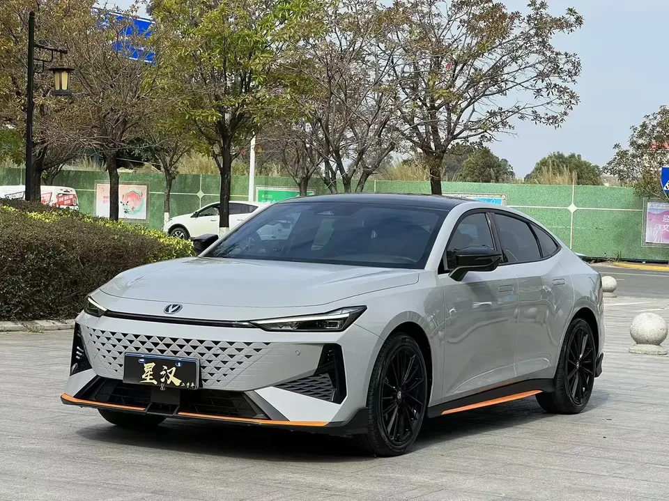 Changan UNI-V Changan UNI-V 2024 1.5T Premium Sports 2024 — photo 1, buy with delivery to Moscow