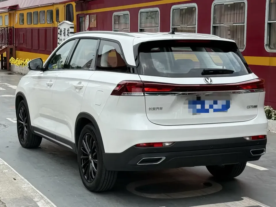 Changan CS75 Changan CS75 2026 PRO 1.5T DCT Premium 7-seater 2025 — thumbnail 4