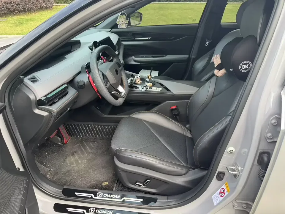 Changan UNI-V Changan UNI-V 2023 1.5T Premium 2023 — миниатюра 3
