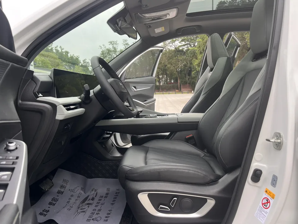 Changan CS75PLUS Changan CS75 PLUS 2024 The third generation champion version 1.5T automatic intelligent driving strong navigation 2025 — thumbnail 3