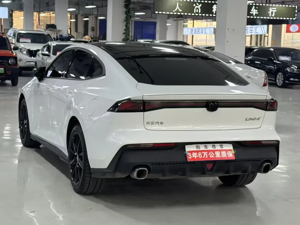 Changan UNI-V Changan UNI-V 2023 1.5T Premium 2025 — thumbnail 4