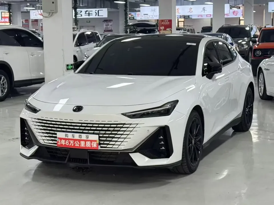 Changan UNI-V Changan UNI-V 2023 1.5T Premium 2025 — photo 1, buy with delivery to Moscow
