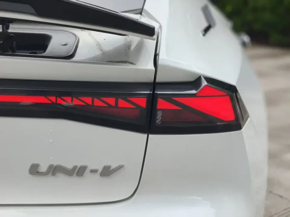 Changan UNI-V Changan UNI-V 2023 1.5T Sports Edition 2024 — миниатюра 3