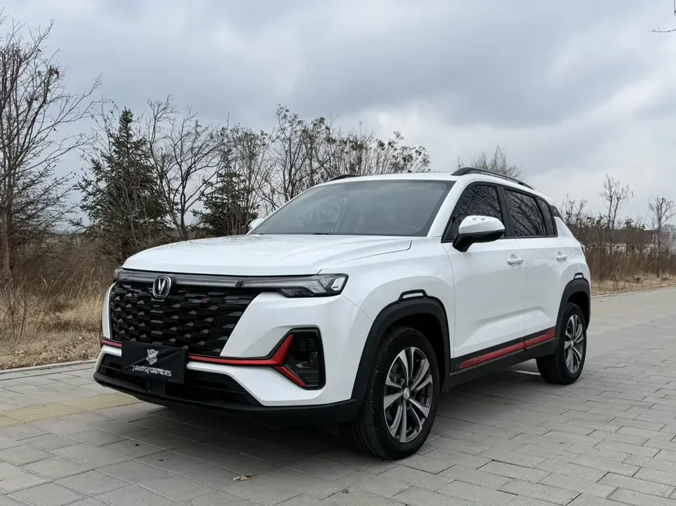 Changan CS35 Plus Changan CS35 PLUS 2023 Enjoyable Edition Blue Whale NE 1.4T DCT Luxury Edition 2023 — photo 1, buy with delivery to Moscow