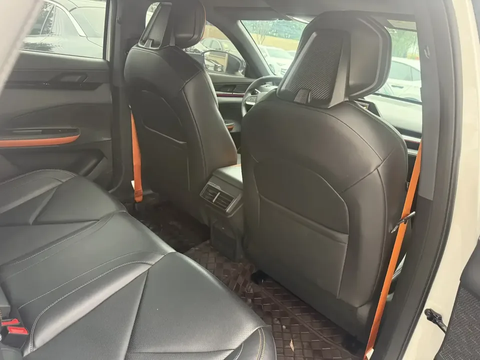 Changan UNI-V Changan UNI-V 2022 1.5T Premium 2023 — thumbnail 3
