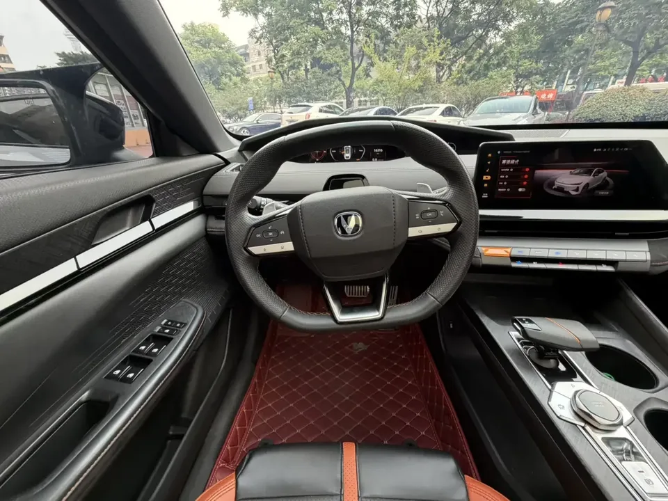 Changan UNI-V Changan UNI-V 2024 1.5T Premium 2024 — thumbnail 4