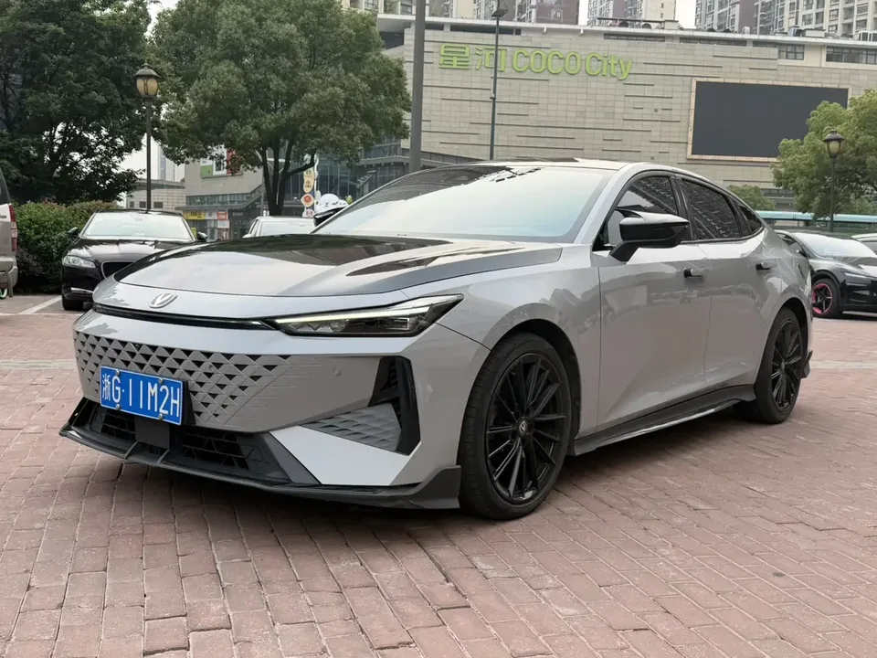 Changan UNI-V Changan UNI-V 2024 1.5T Premium 2024 — photo 1, buy with delivery to Moscow