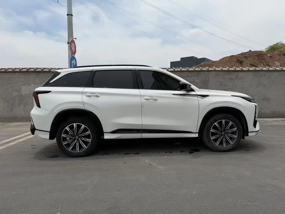 Changan CS75PLUS Changan CS75 PLUS 2024 The third generation champion version 1.5T automatic intelligent driving strong navigation 2025 — thumbnail 2