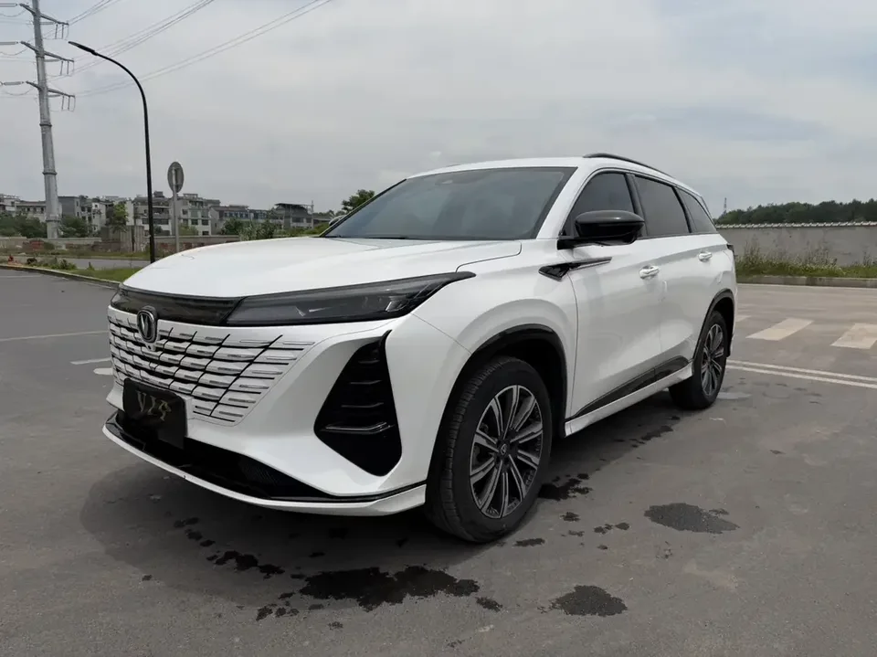 Changan CS75PLUS Changan CS75 PLUS 2024 The third generation champion version 1.5T automatic intelligent driving strong navigation 2025 — photo 1, buy with delivery to Moscow