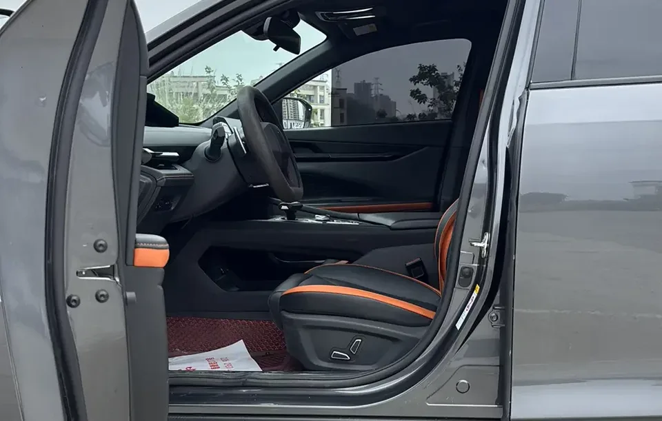Changan UNI-V Changan UNI-V 2023 1.5T Premium 2024 — миниатюра 4