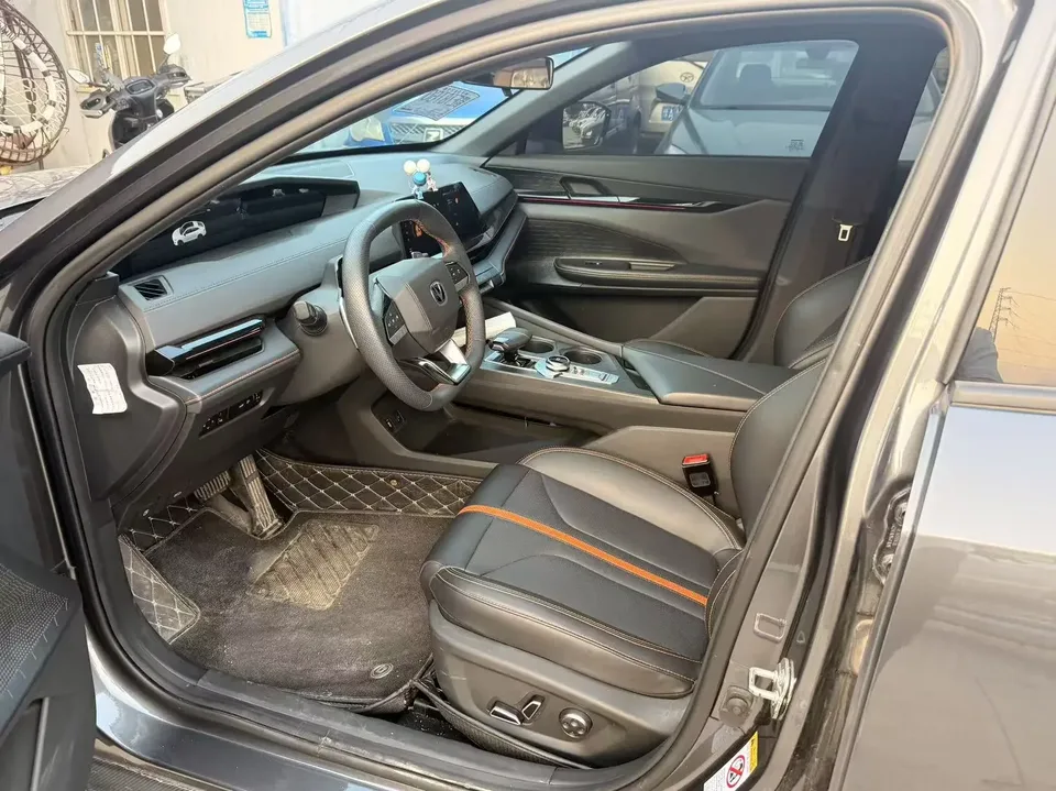 Changan UNI-V Changan UNI-V 2024 1.5T High Energy Edition 2024 — thumbnail 3