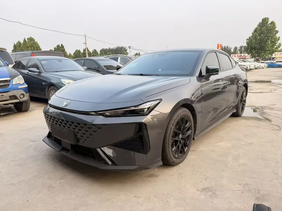 Changan UNI-V Changan UNI-V 2024 1.5T High Energy Edition 2024 — photo 1, buy with delivery to Moscow